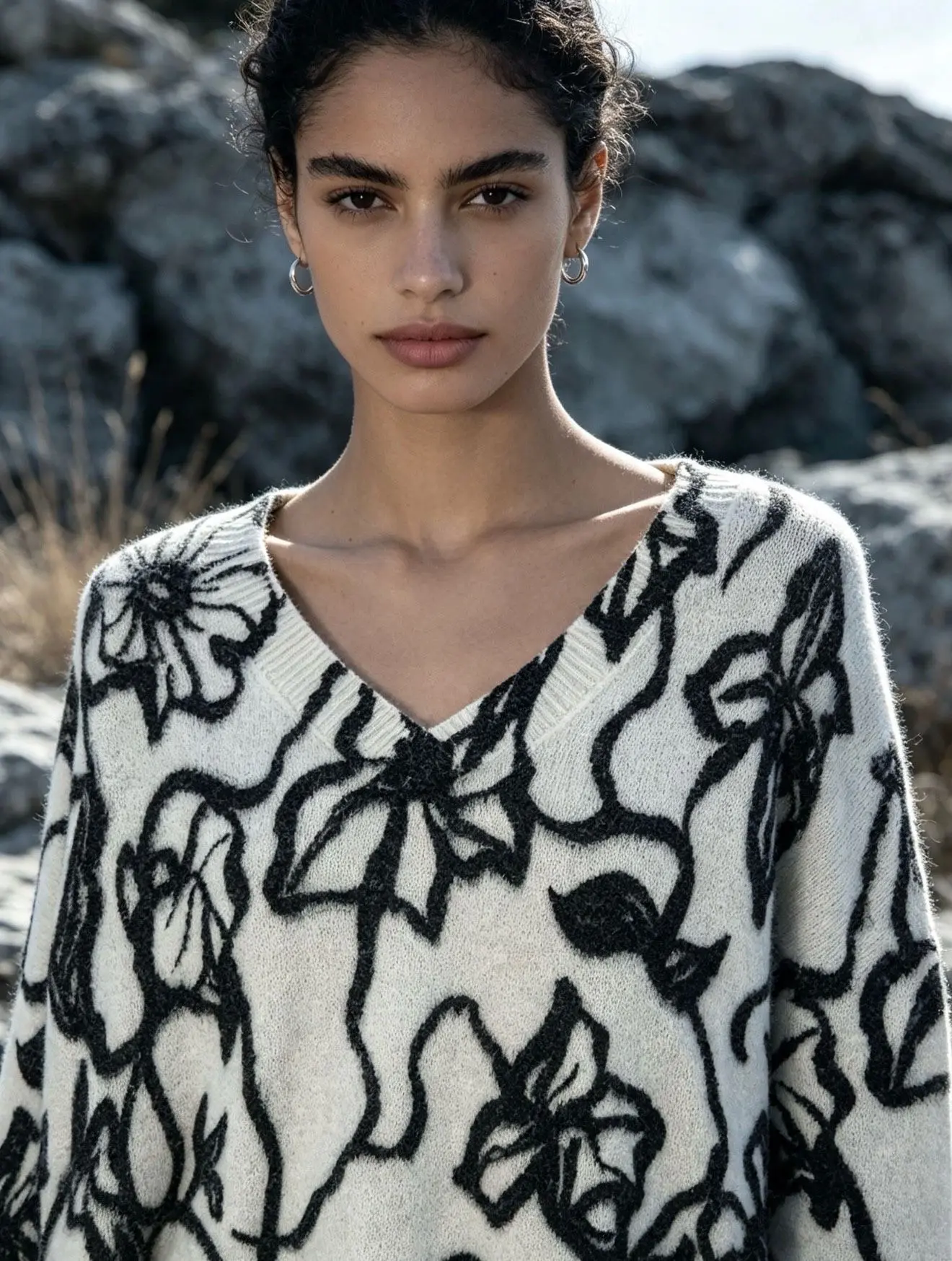 High-quality floral knit sweater, 13% wool blend