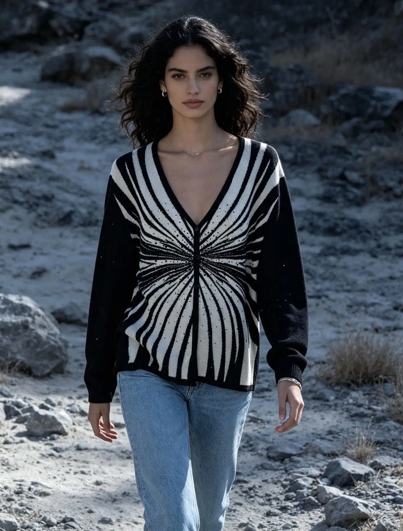 High-quality fine knit cardigan embroidered with rhinestones