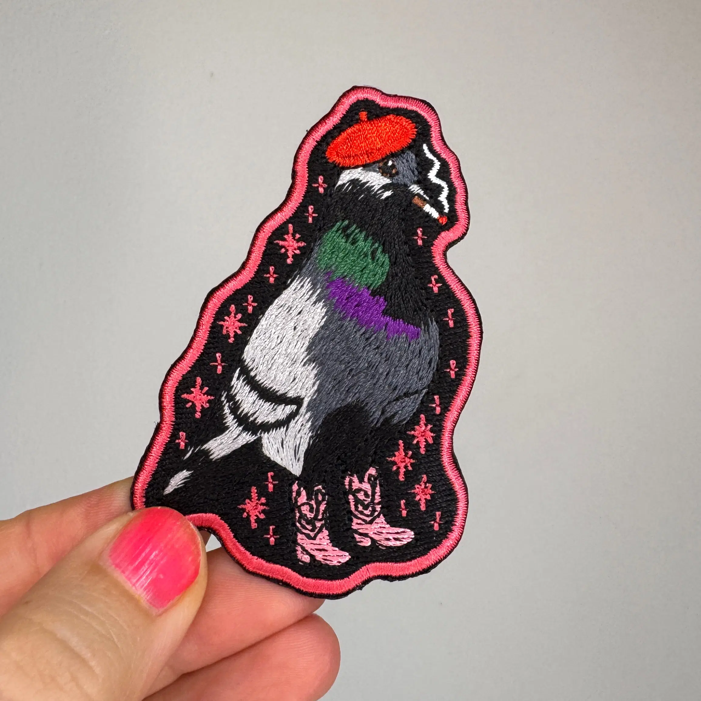 Taube mit Kippe patch