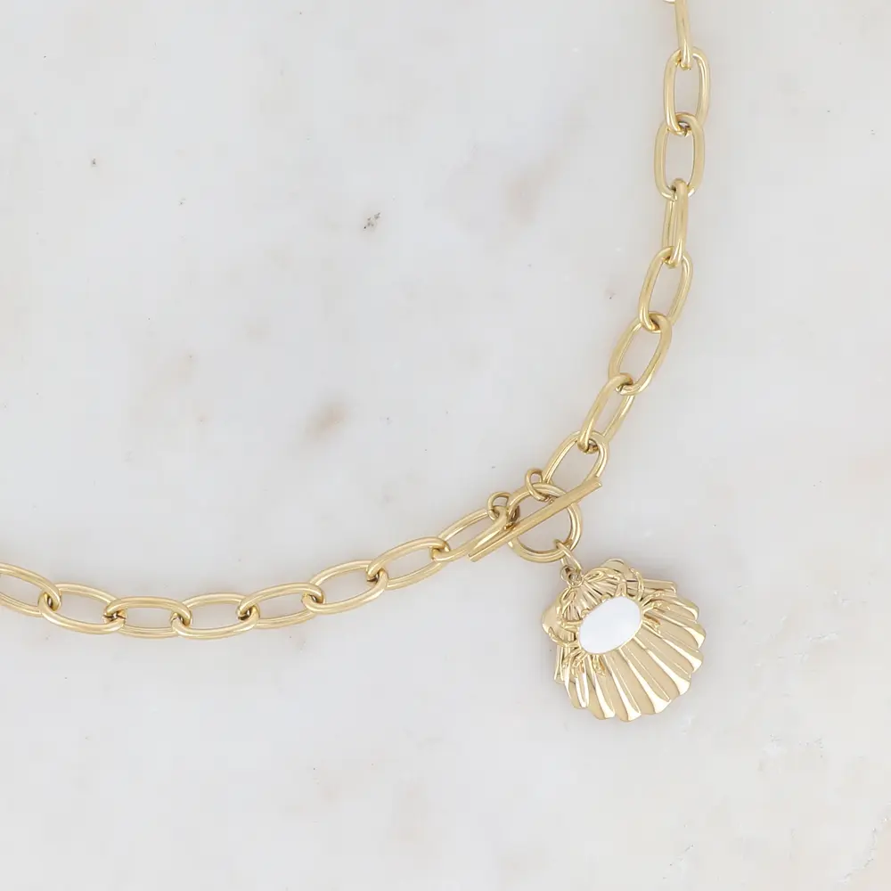 Collier maille avec coquillage et crabe émaillé