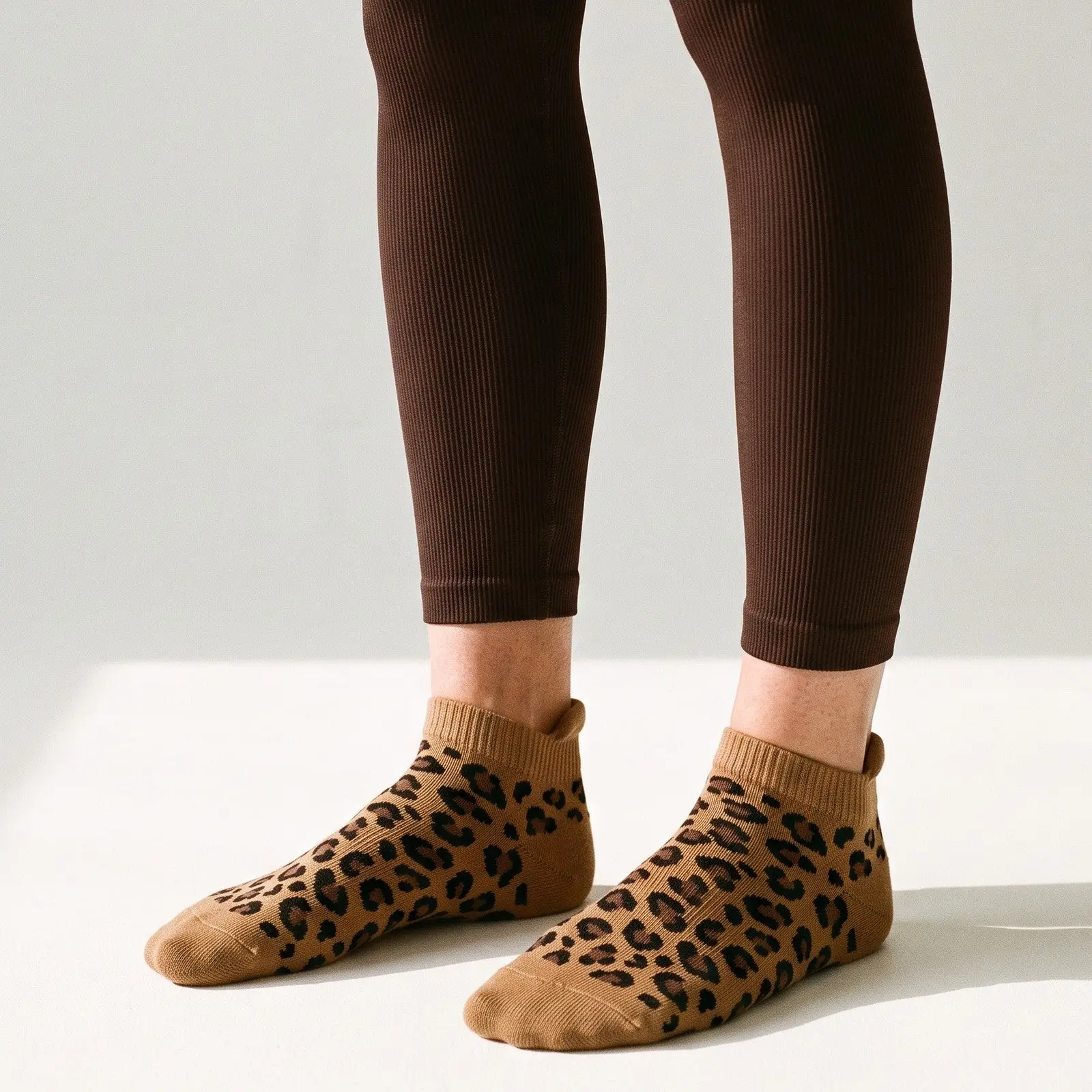 Chaussettes de Pilates antidérapantes Savanna | Grip socks motif léopard | Pilates, yoga, barre