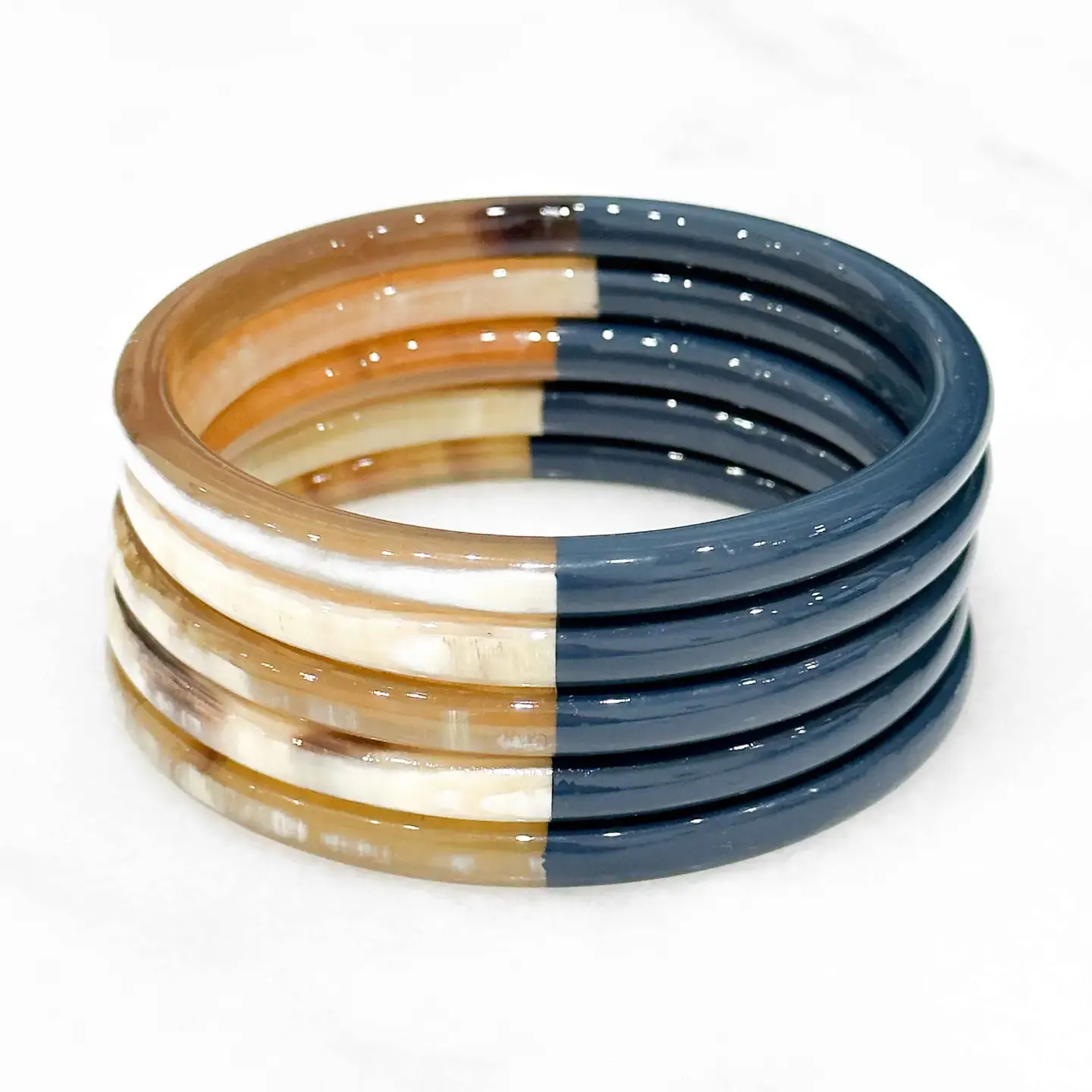 Bracelet coloré 534C en corne véritable