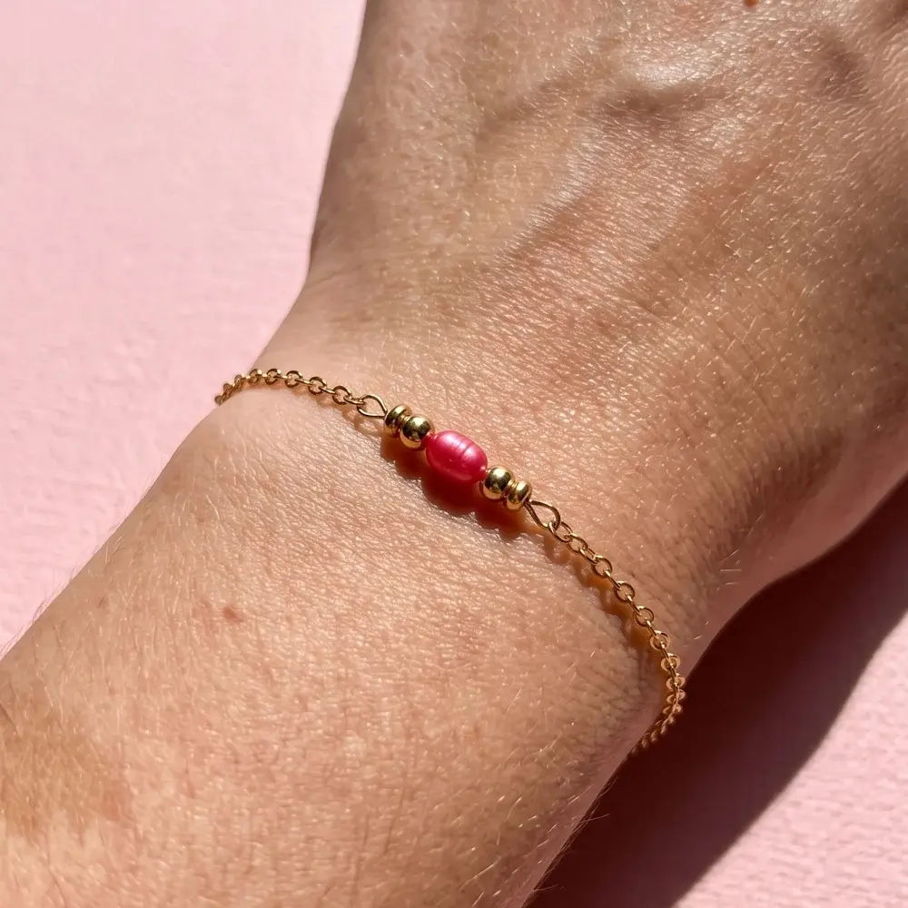 Bracelet "Iris" fin avec perle naturelle d'eau douce couleur Rose Fushia ou Pêche - Acier inoxydable
