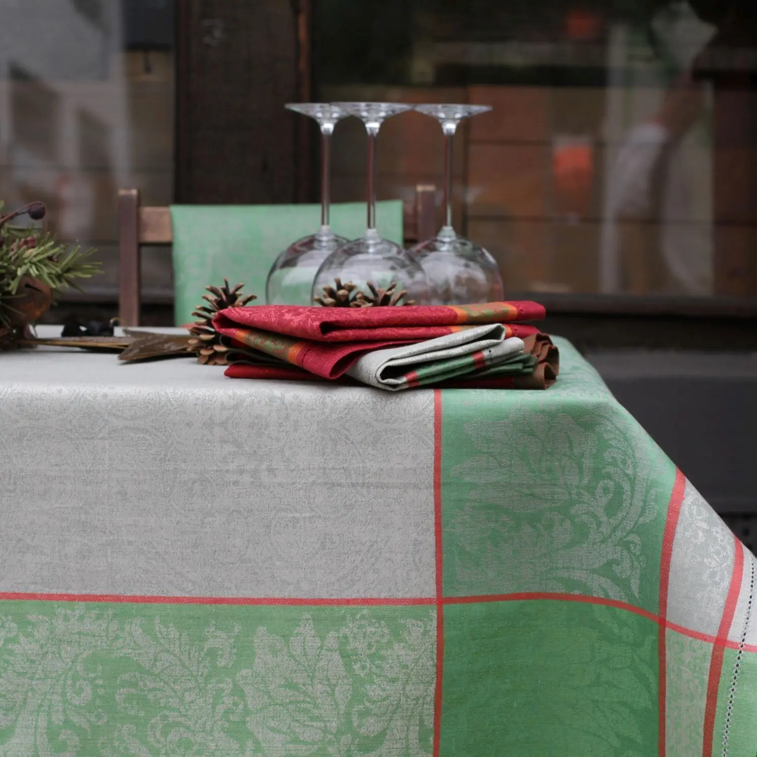 Classic – natural-red-green – 150 x 300cm