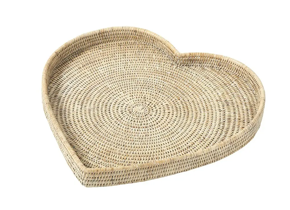 Plateau coeur Valentin en rotin blanc cérusé